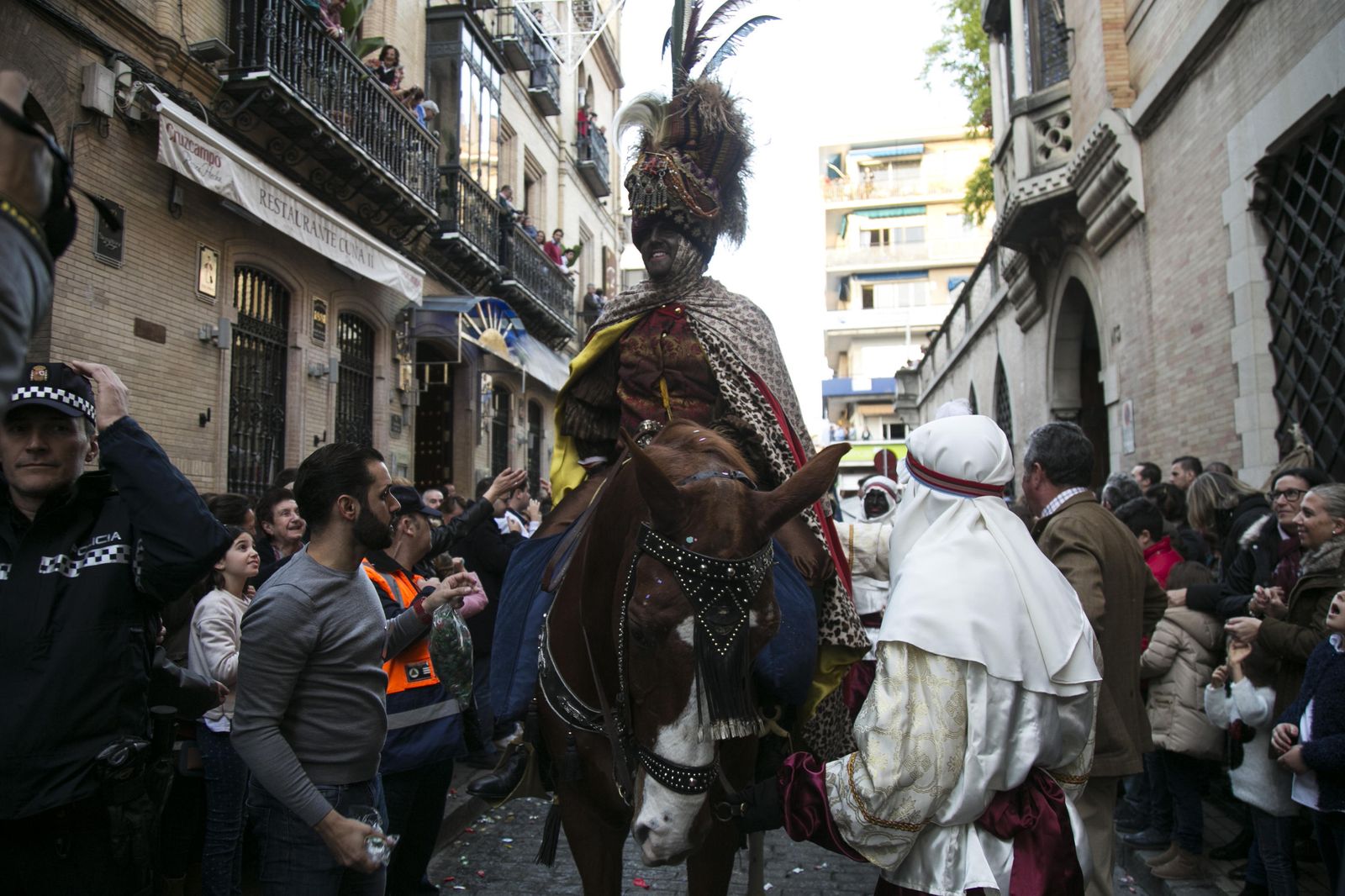 El recorrido del Heraldo Real, en imágenes