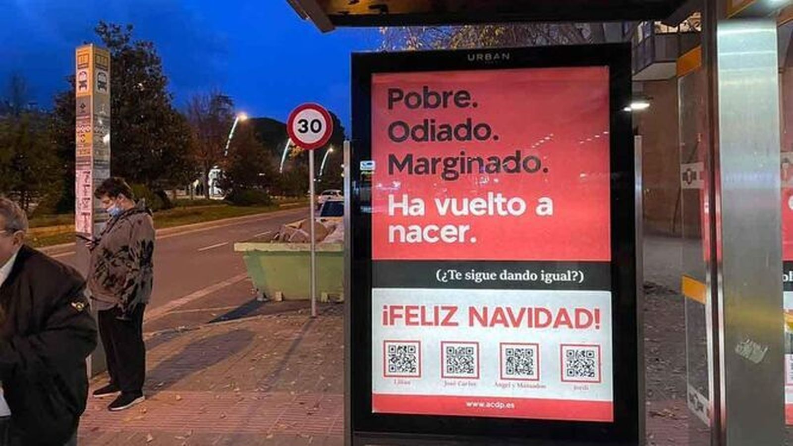 La nueva campaña de los propagandistas católicos se ha instalado especialmente en marquesinas.