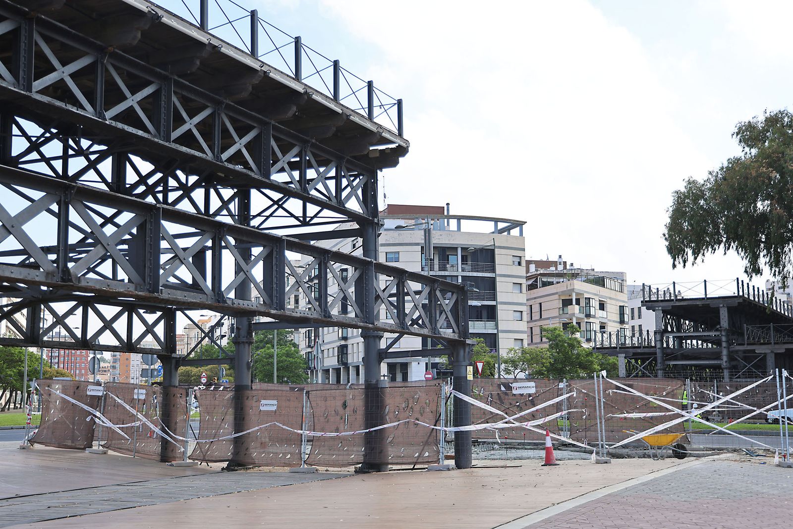 Imágenes del ambiente en el entorno del Paseo de la Ría
