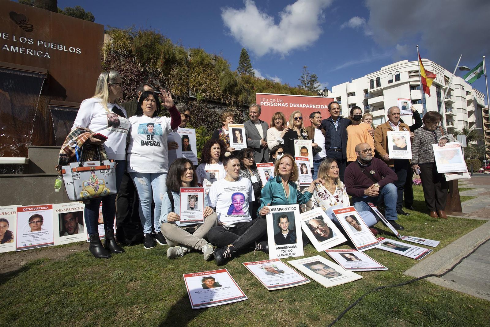 Así ha sido el acto en recuerdo a María Teresa Fernández y a los desaparecidos en Motril (Granada)