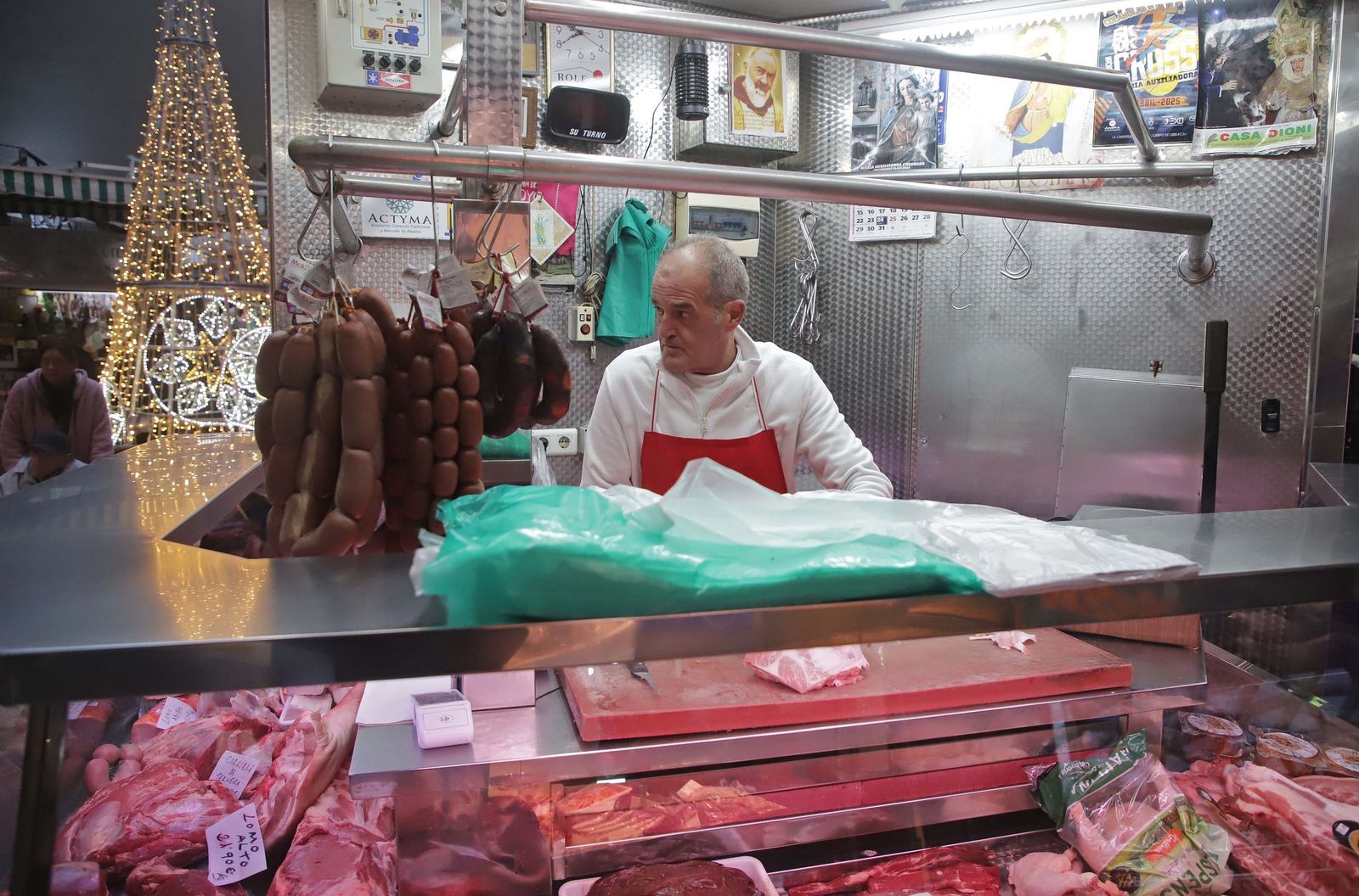 Fotos de las últimas compras para la cena de Nochebuena en Algeciras