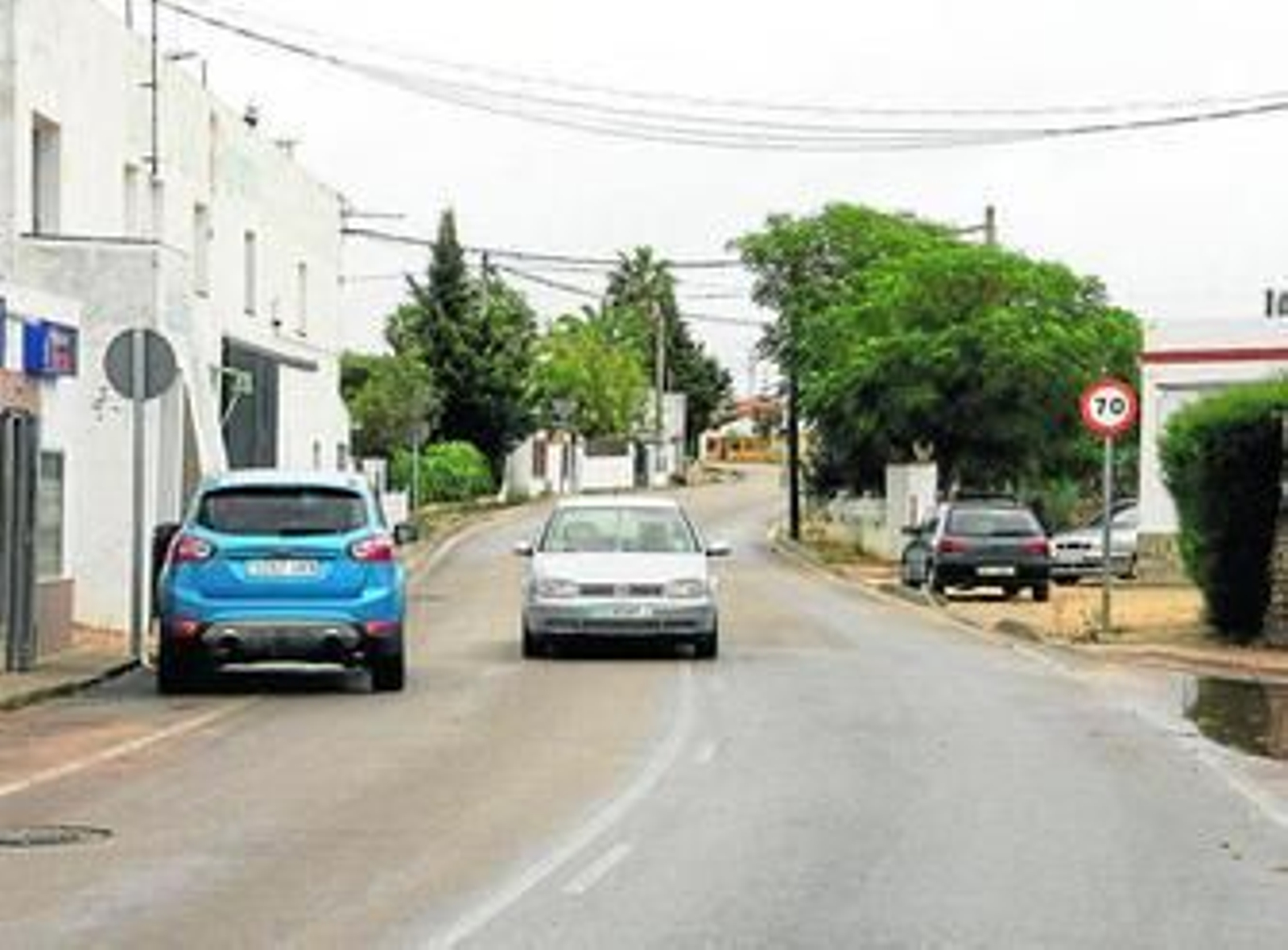 Parte del trazado de la carretera CA-3207 a Barrio Nuevo donde se produce la acumulación de la lluvia.