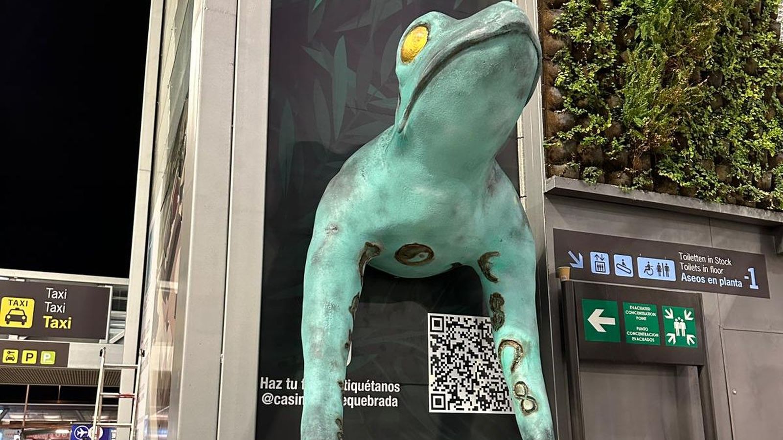 La Rana de la Suerte está en el Aeropuerto de Málaga.