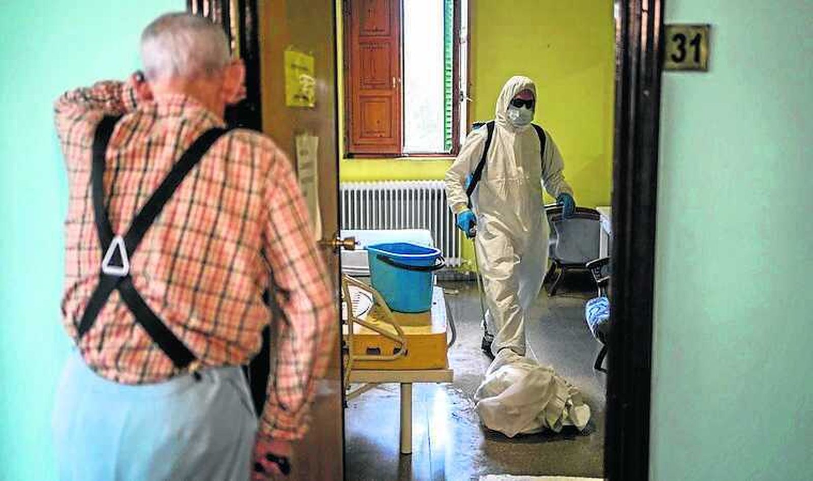 Imagen de archivo de la desinfección de una residencia.