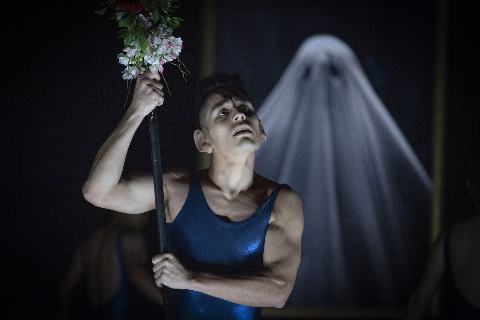 Imágenes del pase gráfico de la obra de La Resentida Oasis de la impunidad