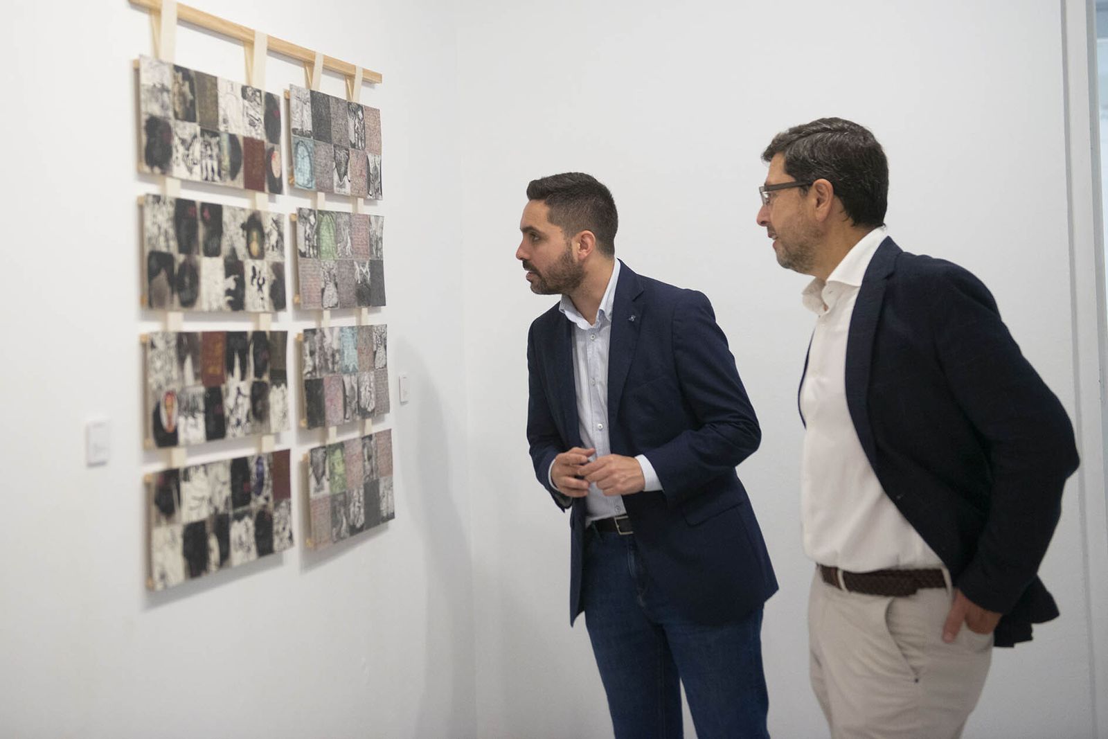 Antonio González (izquierda) y Mariano Zarazaga, en la exposición.