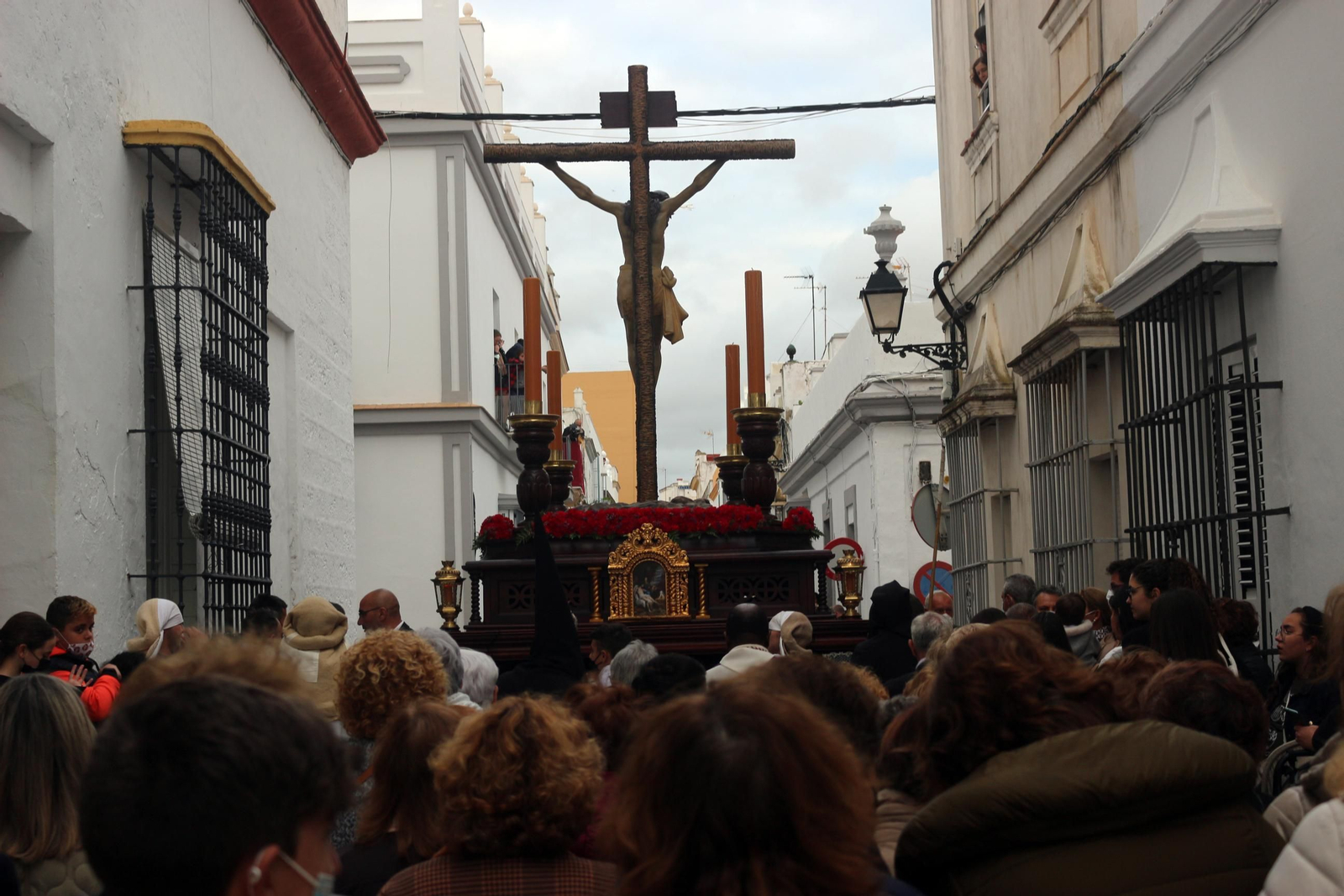 Las imágenes del Martes Santo en Puerto Real: Cristo del Perdón