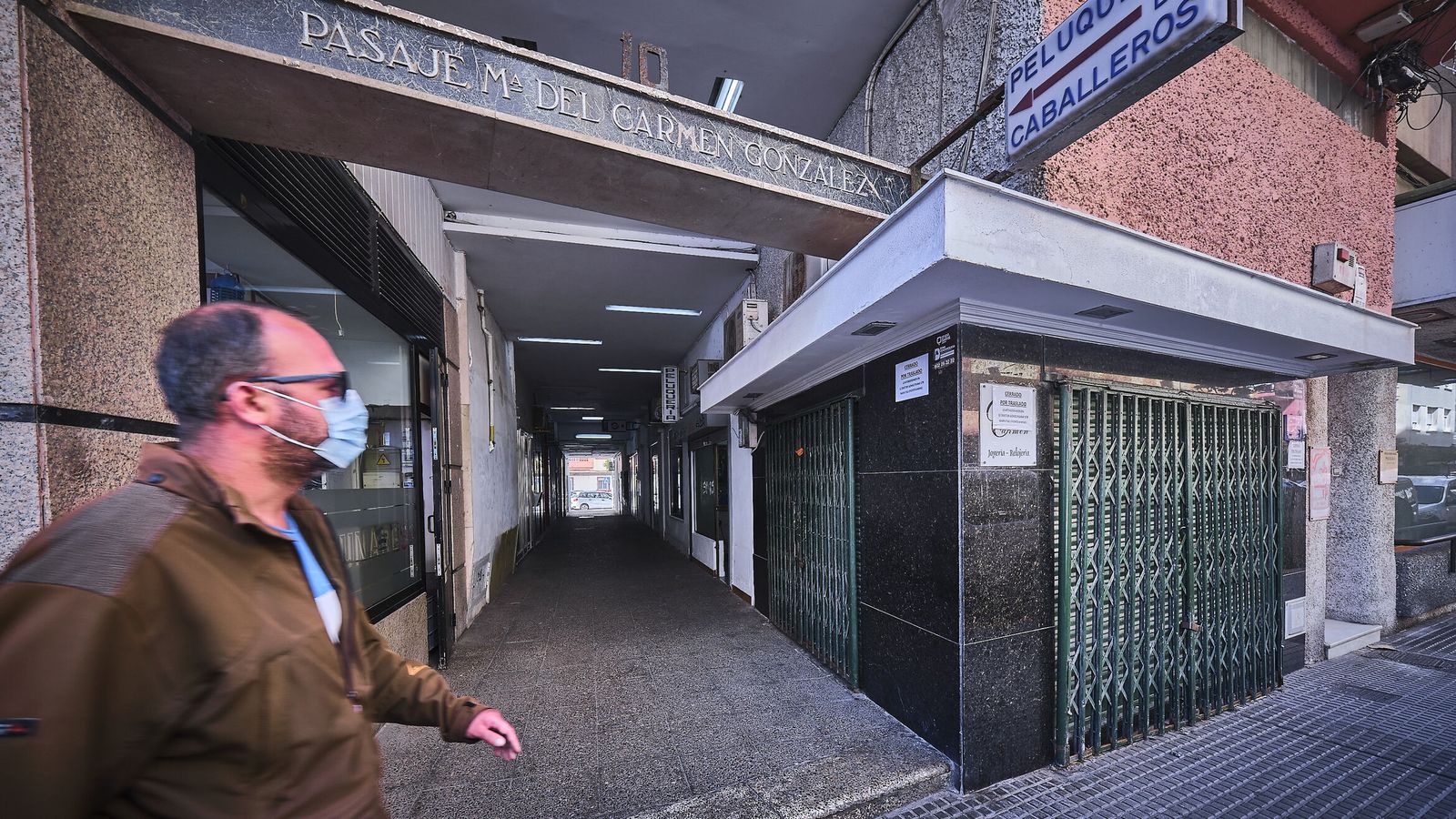 Acceso al pasaje por la calle Ciudad de Santander.