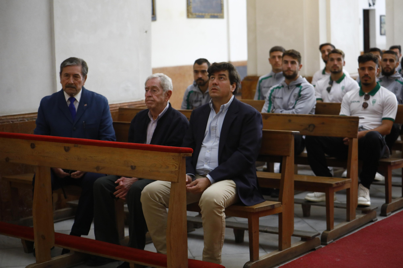 Las ofrendas del Córdoba CF a San Rafael y la Virgen de los Dolores, en imágenes