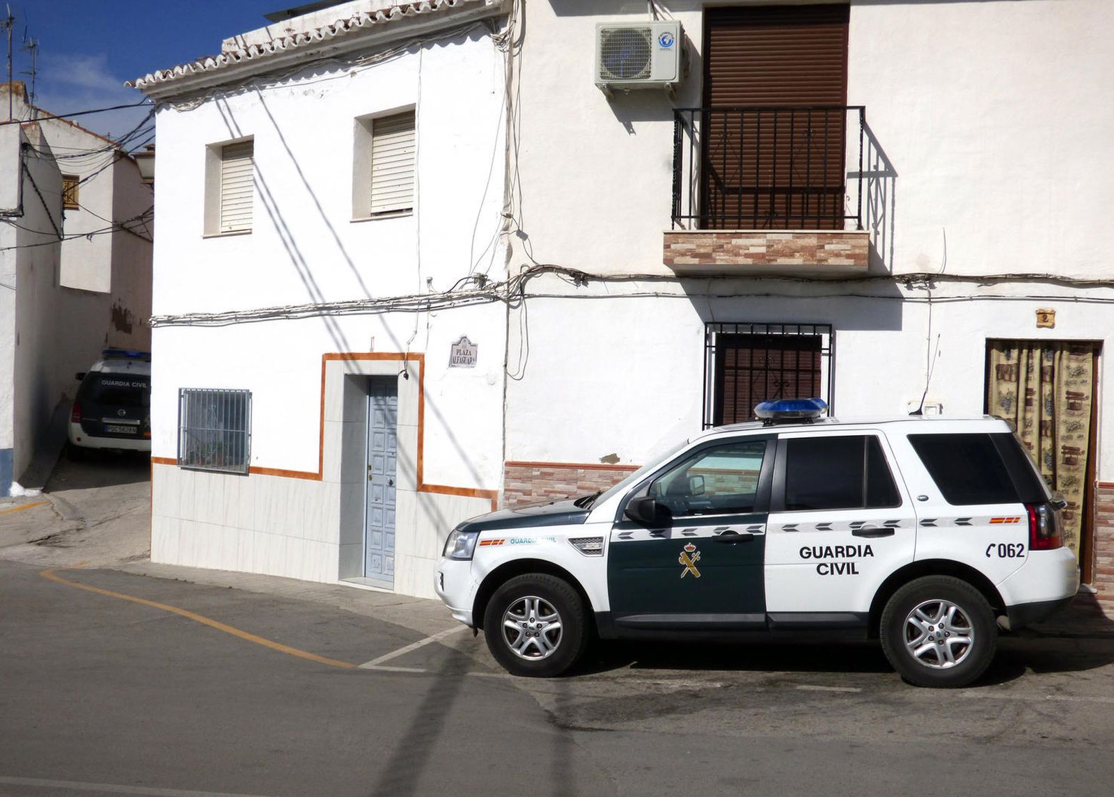 A disposición judicial por romper los espejos de un coche