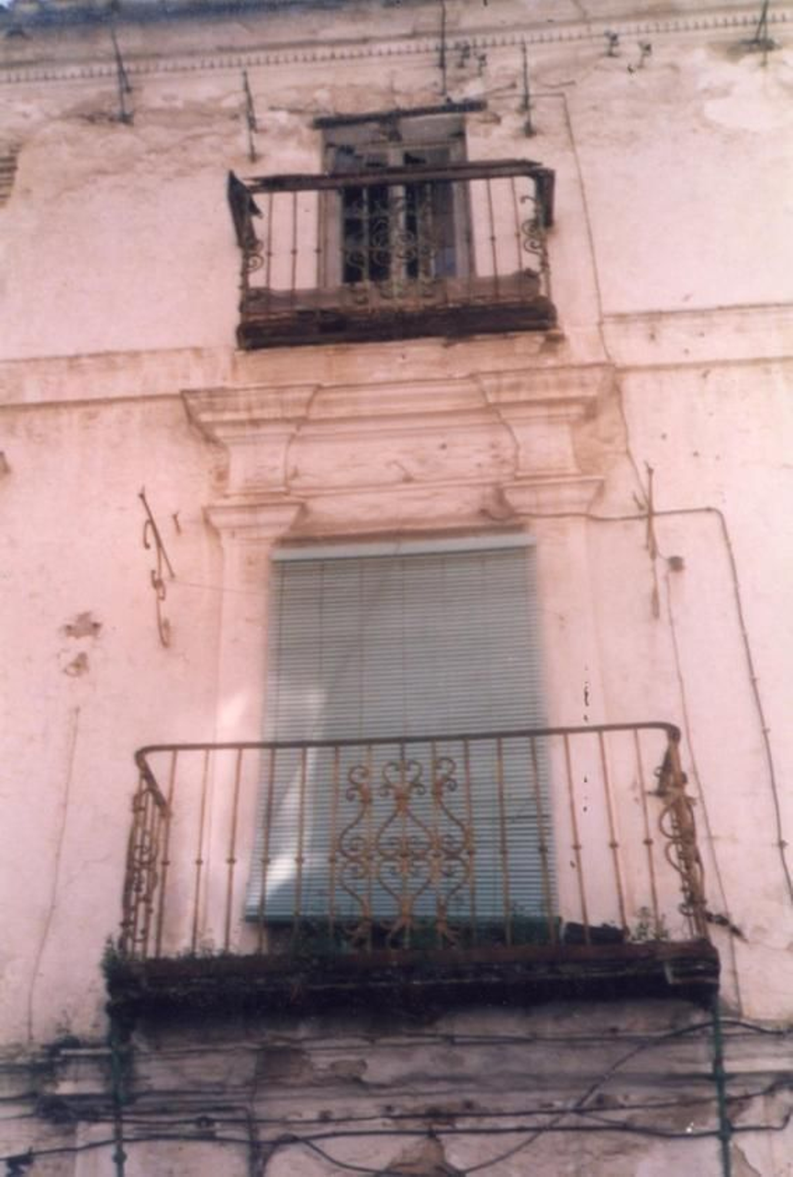 N.º 3. Calle Ventura Morón.