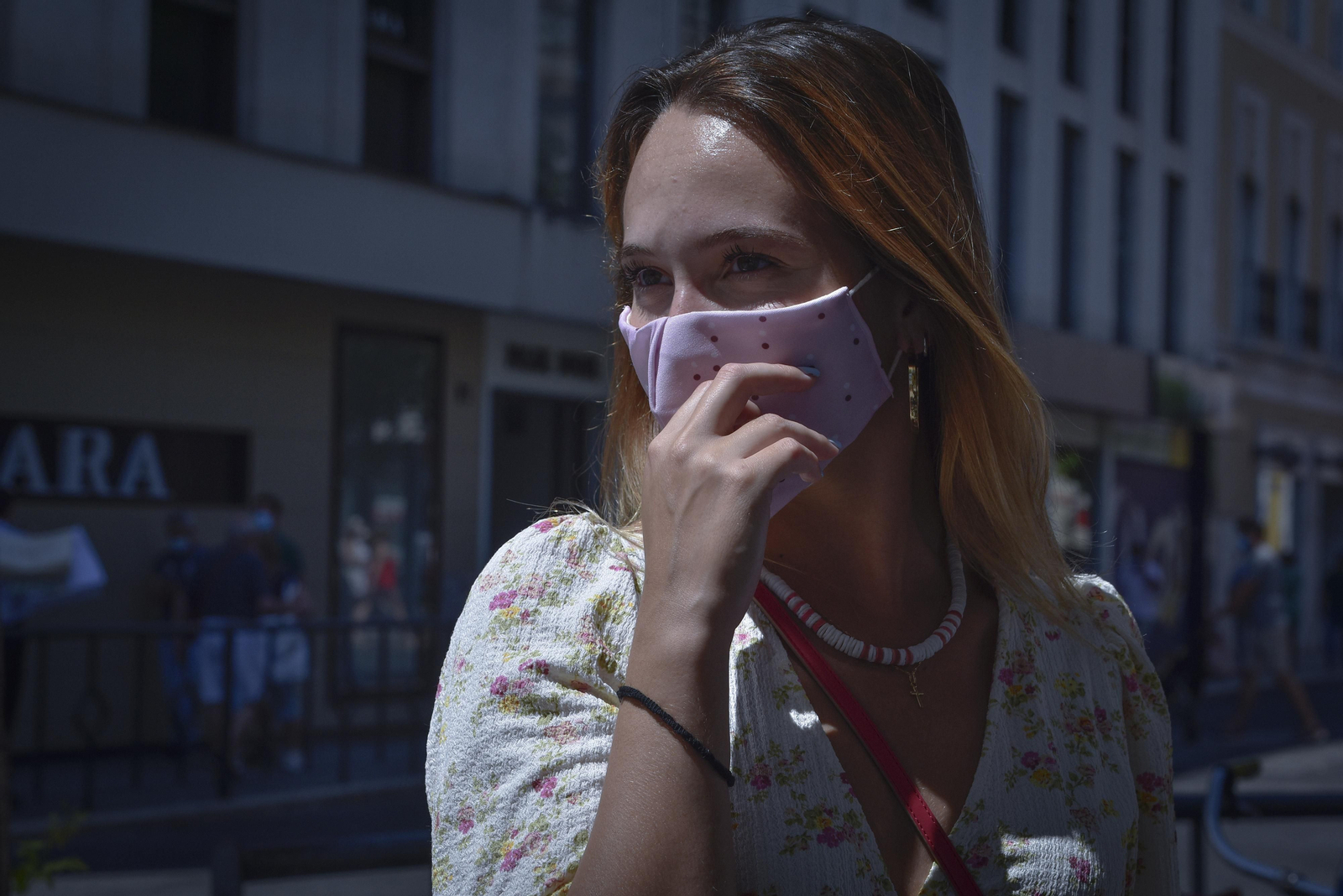 Mascarillas en Sevilla: de elemento sanitario a complemento de moda