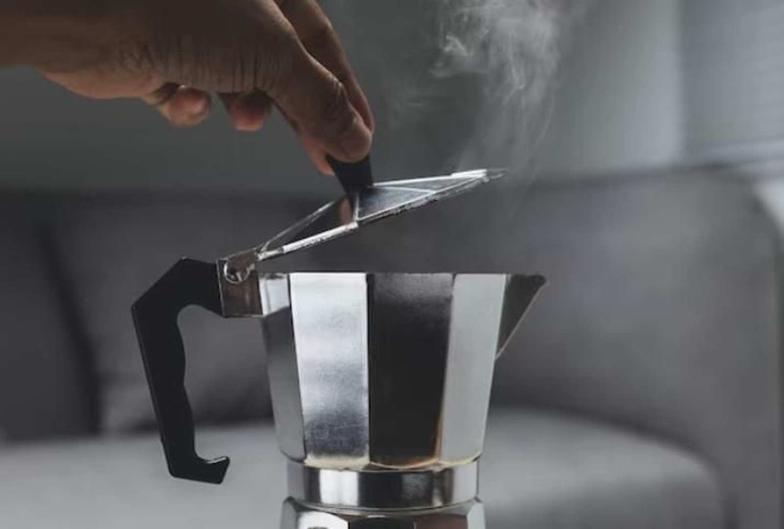 Una cafetera italiana. Una cafetera italiana.