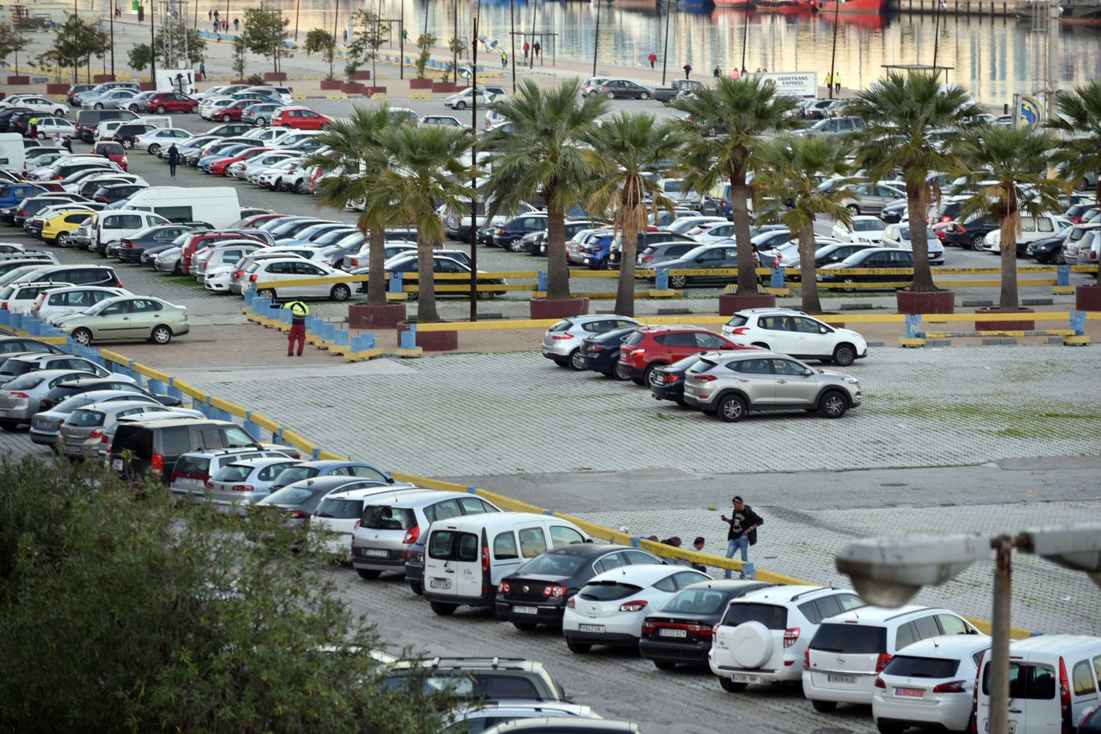El aparcamiento abierto en la zona portuaria.