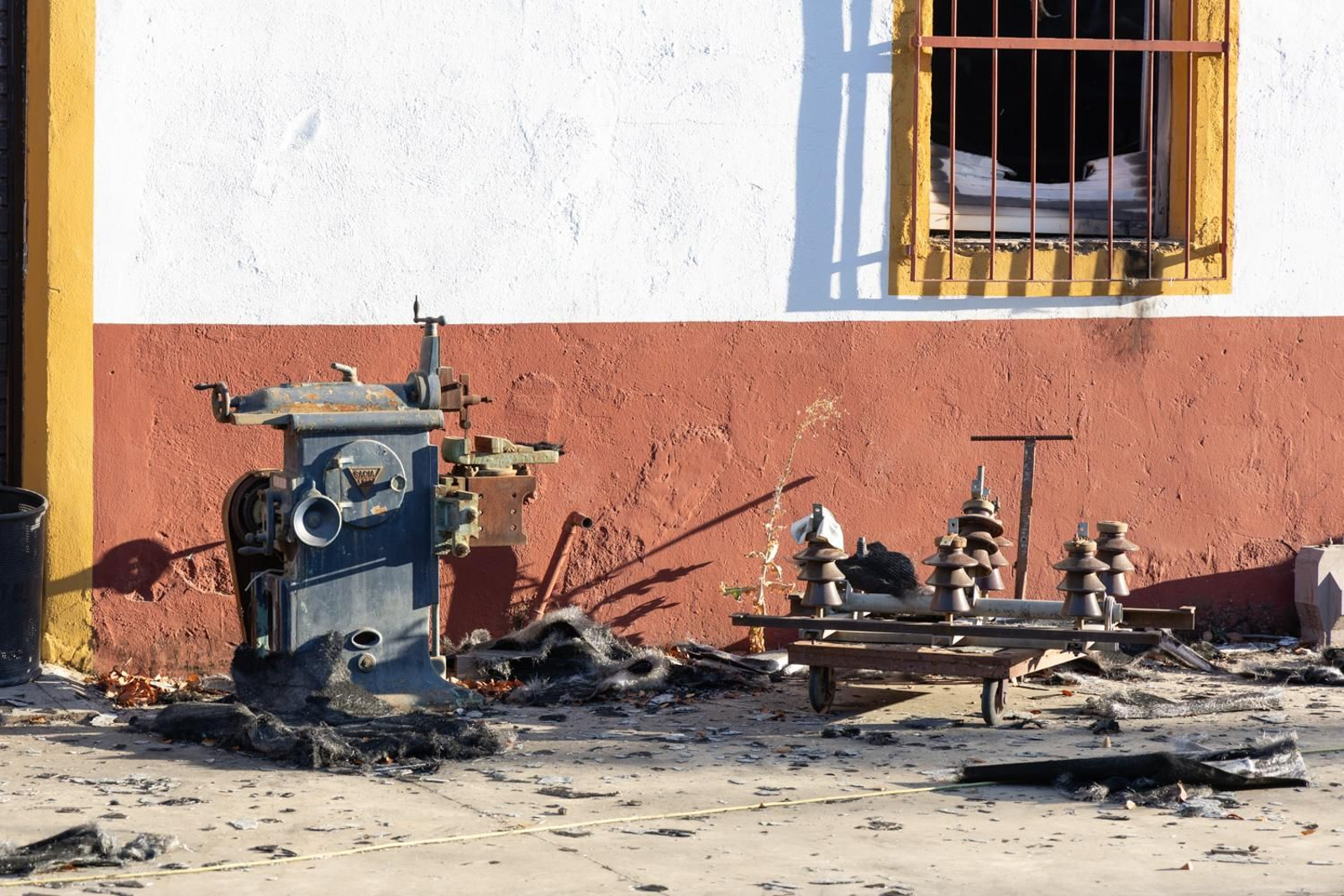 La SAFA  de Andújar arrasada por el fuego, en imágenes