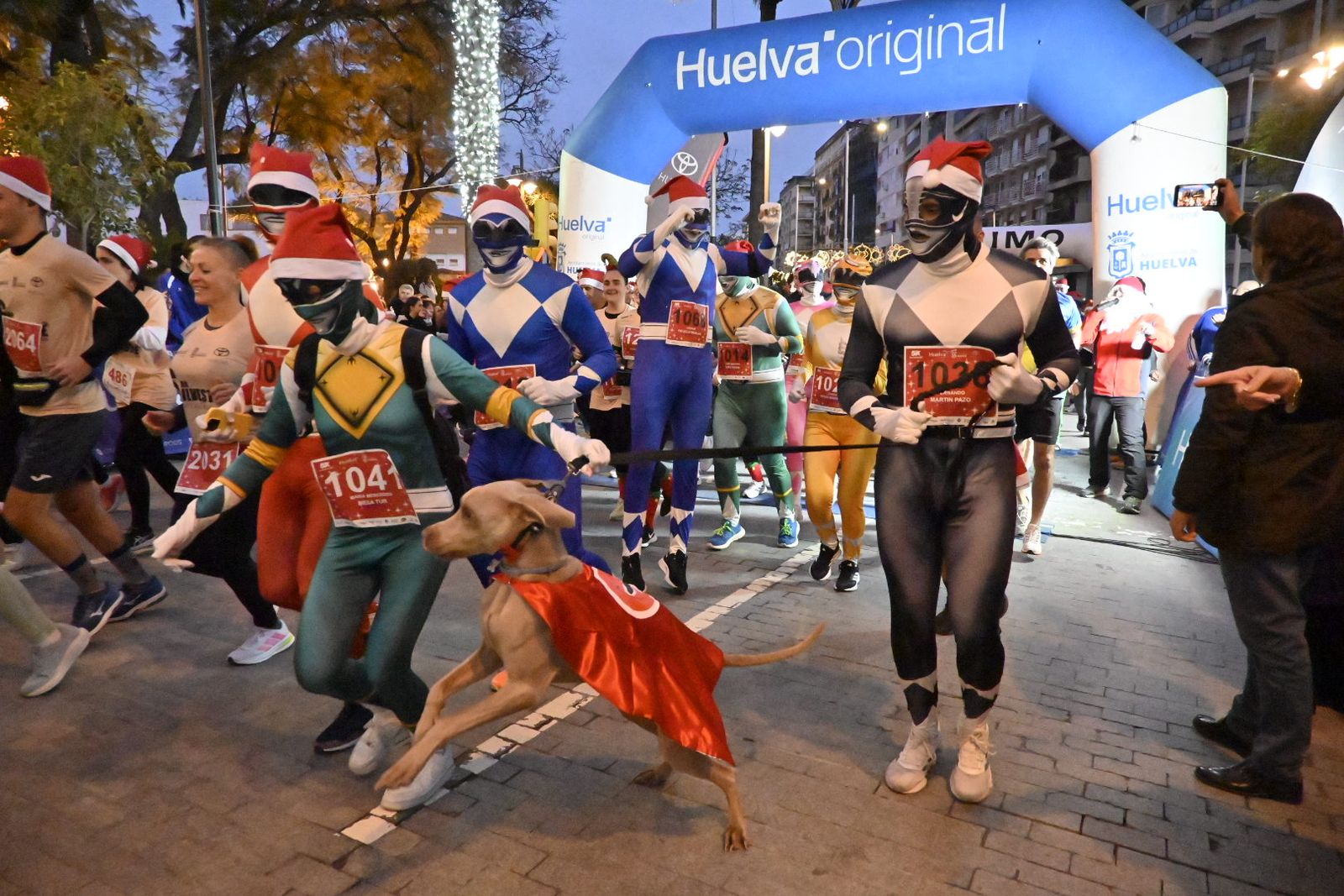 Búscate en las mejores fotografías de la San Silvestre de Huelva 2025