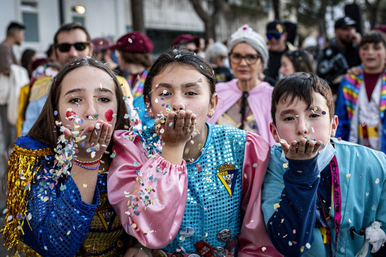 Las mejores imágenes de la Cabalgata del Humor del Carnaval de Cádiz 2026