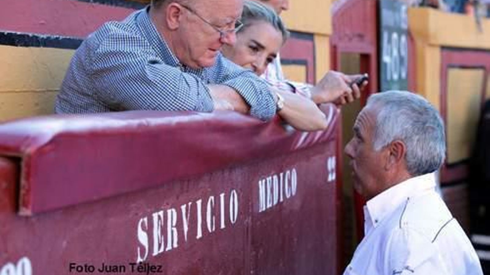 Sáenz de Tejada y el maestro Pedro Castillo en