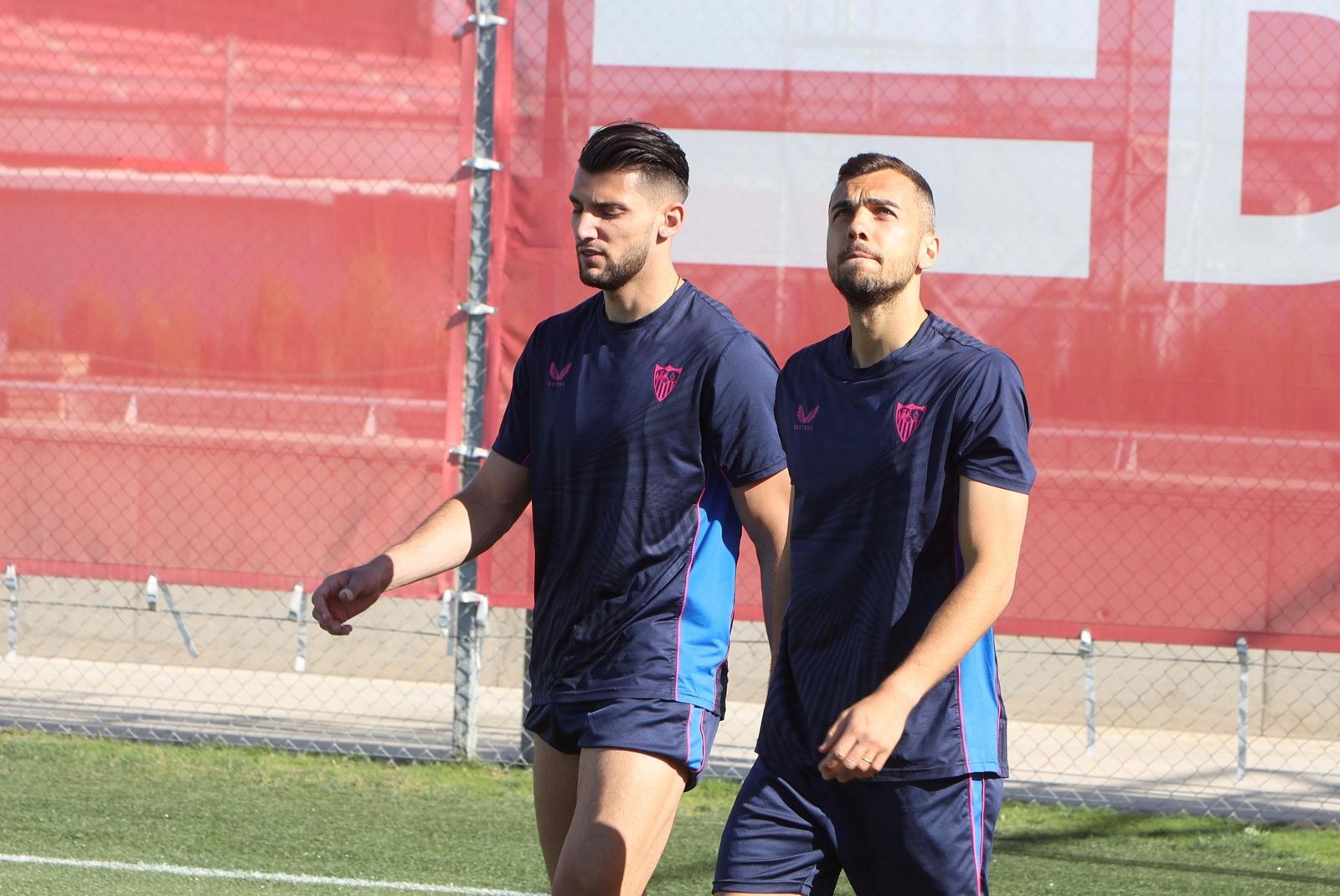 Rafa Mir, ahora en el Elche, y Joan Jordán, de baja por lesión.