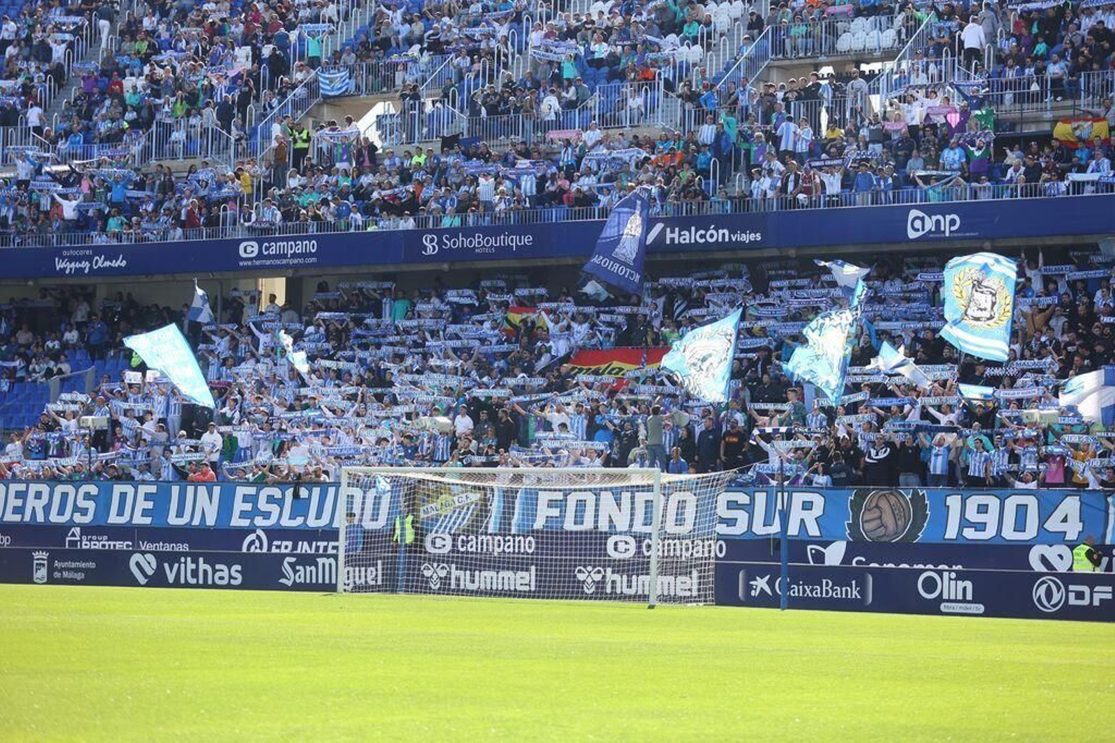La grada, durante el Málaga-Recre