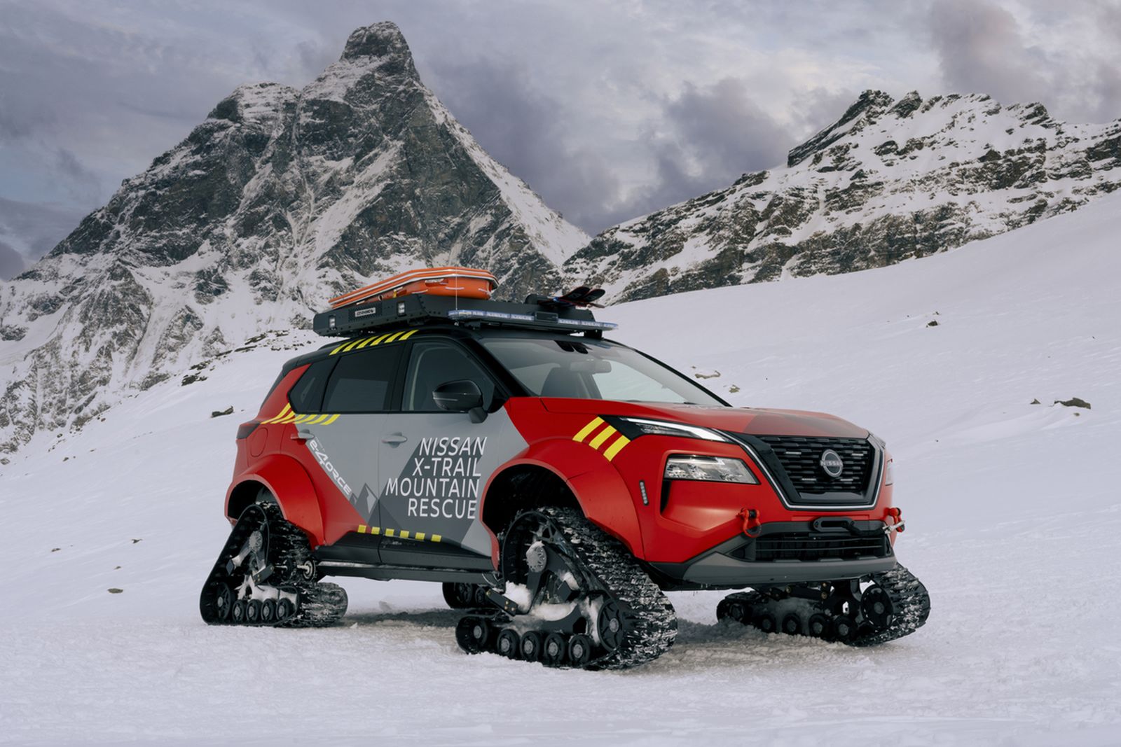 El Nissan X-Trail e-Power e-4Orce cambia sus ruedas por orugas
