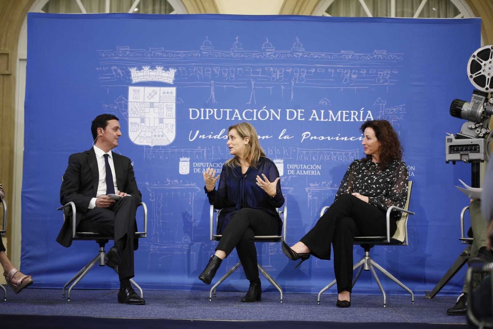 Javier A. García con Marta Velasco y María del Mar Vázquez.