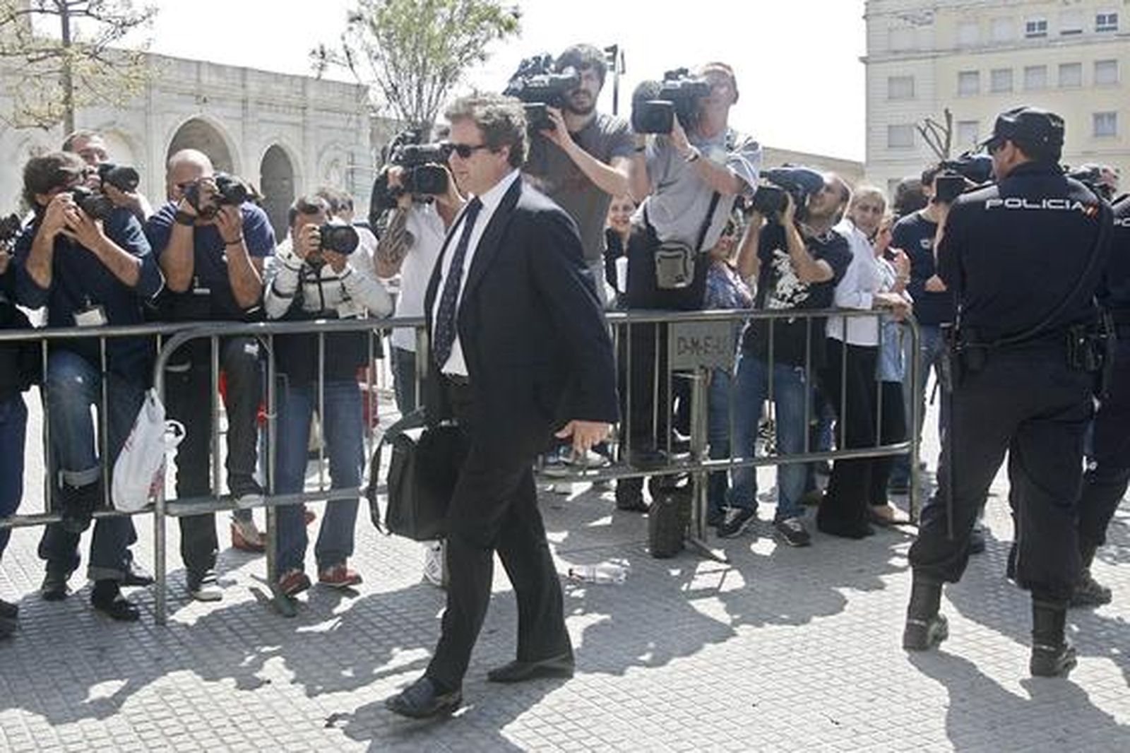 El juicio de la Operación Karlos ha generado una gran expectación mediática, congregando a casi un centenar de periodistas./Fotos:Joaquín Pino/Lourdes de Vicente

Foto: Joaquin Pino / Lourdes de Vicente