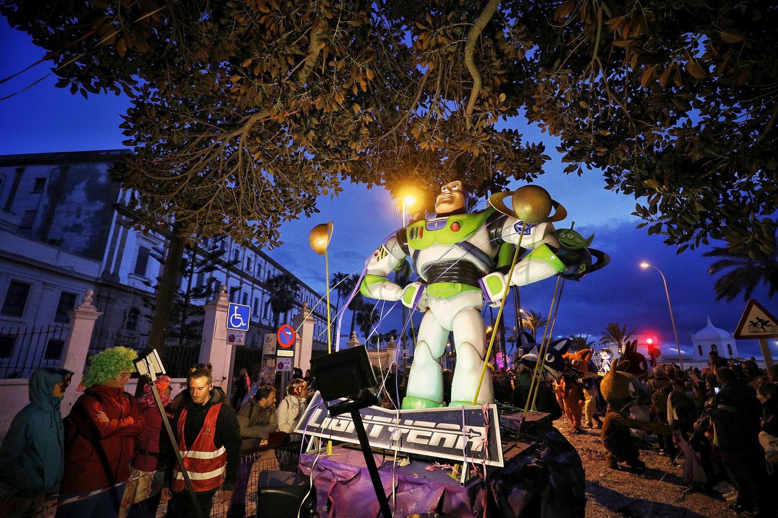 La cabalgata del humo del Carnaval de Cádiz 2023, en imágenes