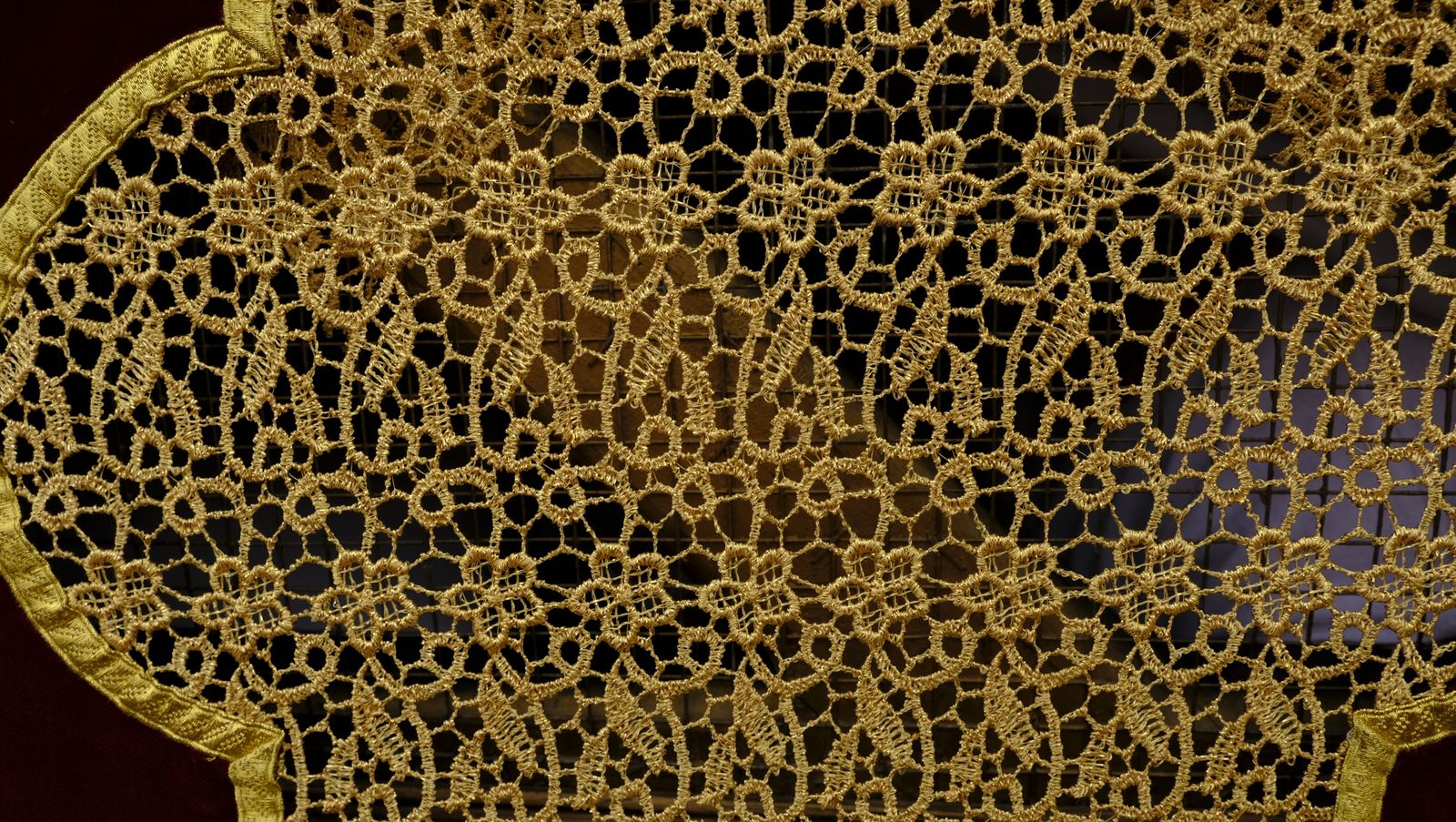 La Borriquita procesiona por las calles de Almería, en imágenes