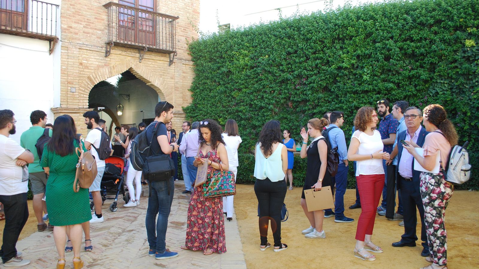 Participantes en el Palacio de los Briones, sede de la UPO en Carmona.