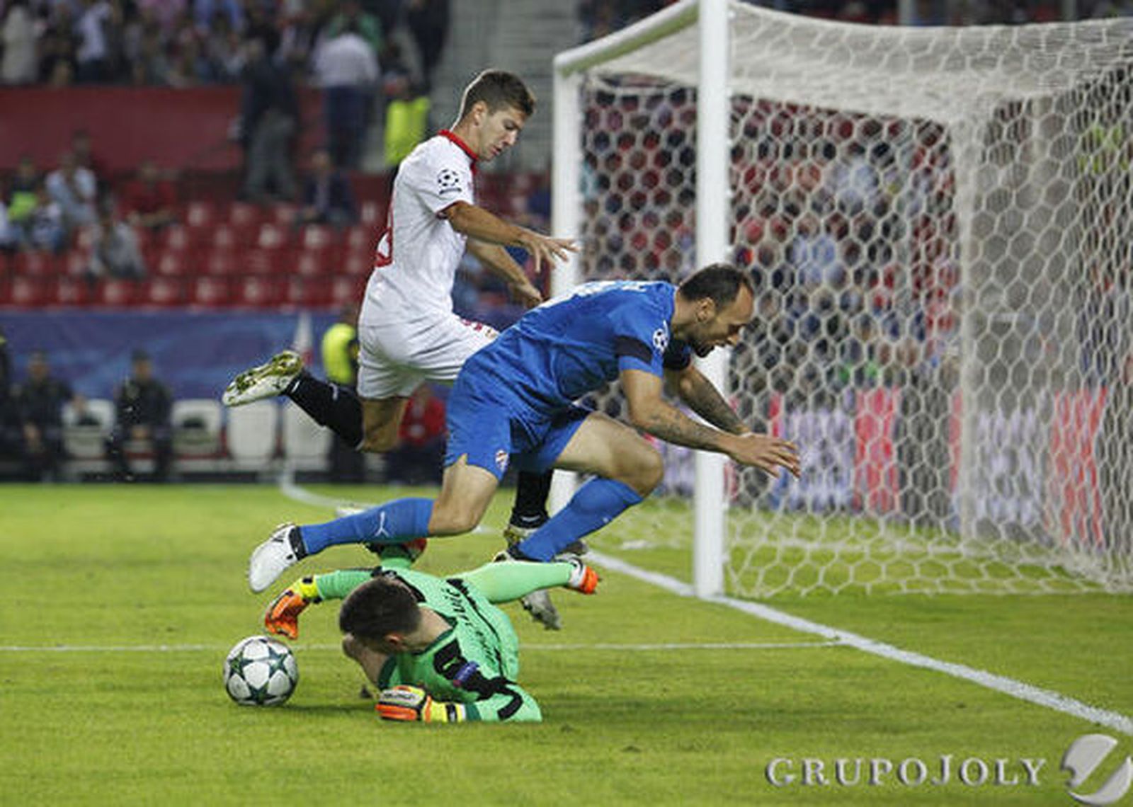 El Sevilla le ganó los dos partidos al Dinamo de Zagreb en la Champions de 2017 (0-1 y 4-0)