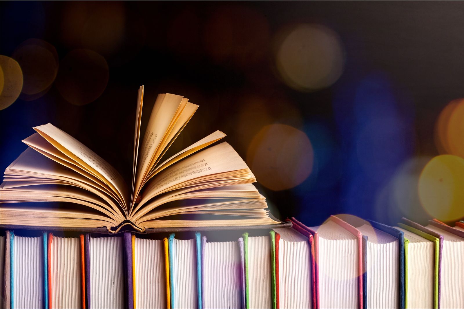 Ciudades como Córdoba, Sevilla y Granada sirven de inspiración para muchos autores del pasado siglo y el actual.