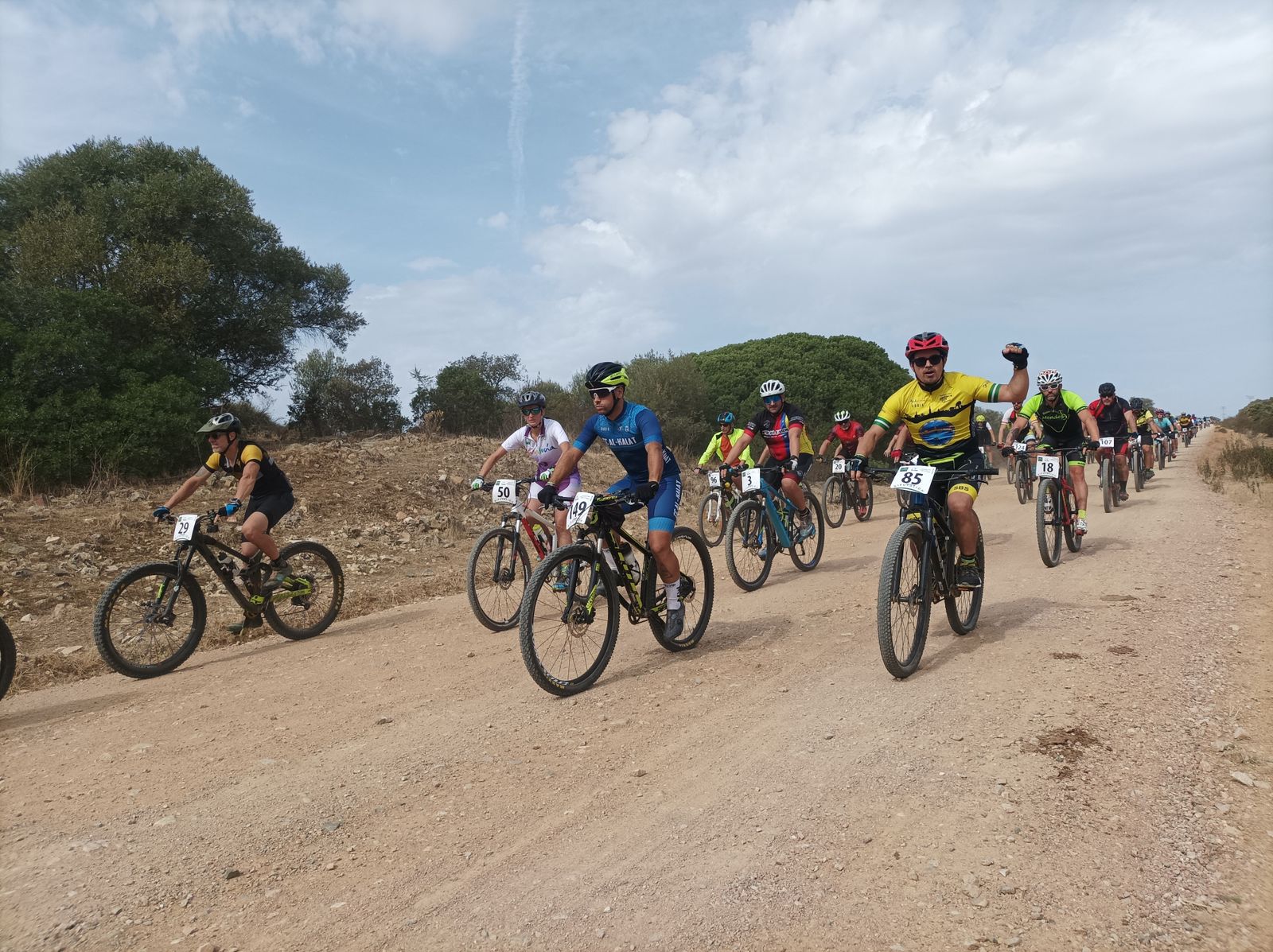 Fabulosa recta final de las Marchas Populares de Sevilla por La Ruta del Agua