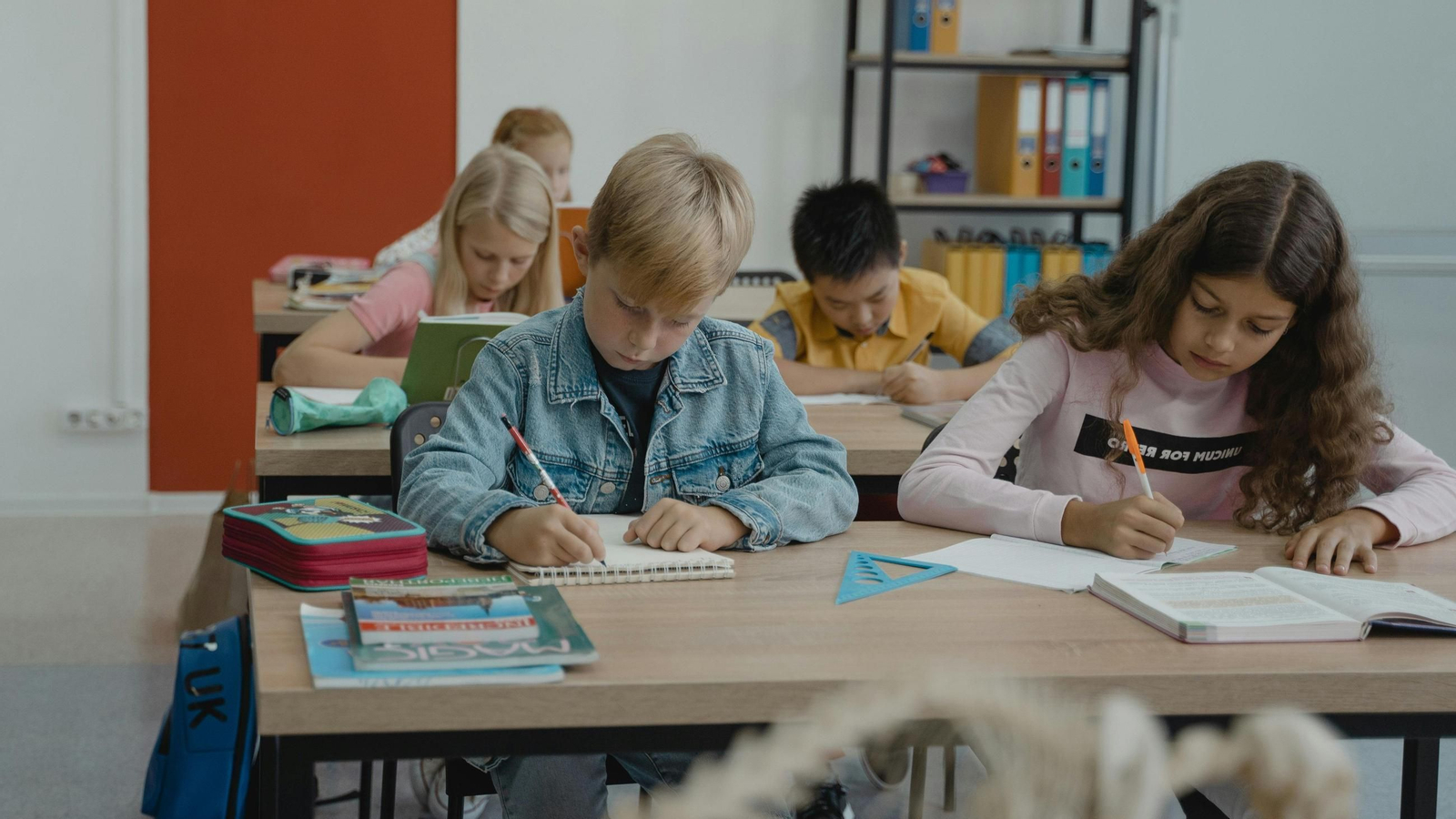 Consigue que tu hijo disfrute aprendiendo en el colegio con los mejores productos para su desarrollo lectivo