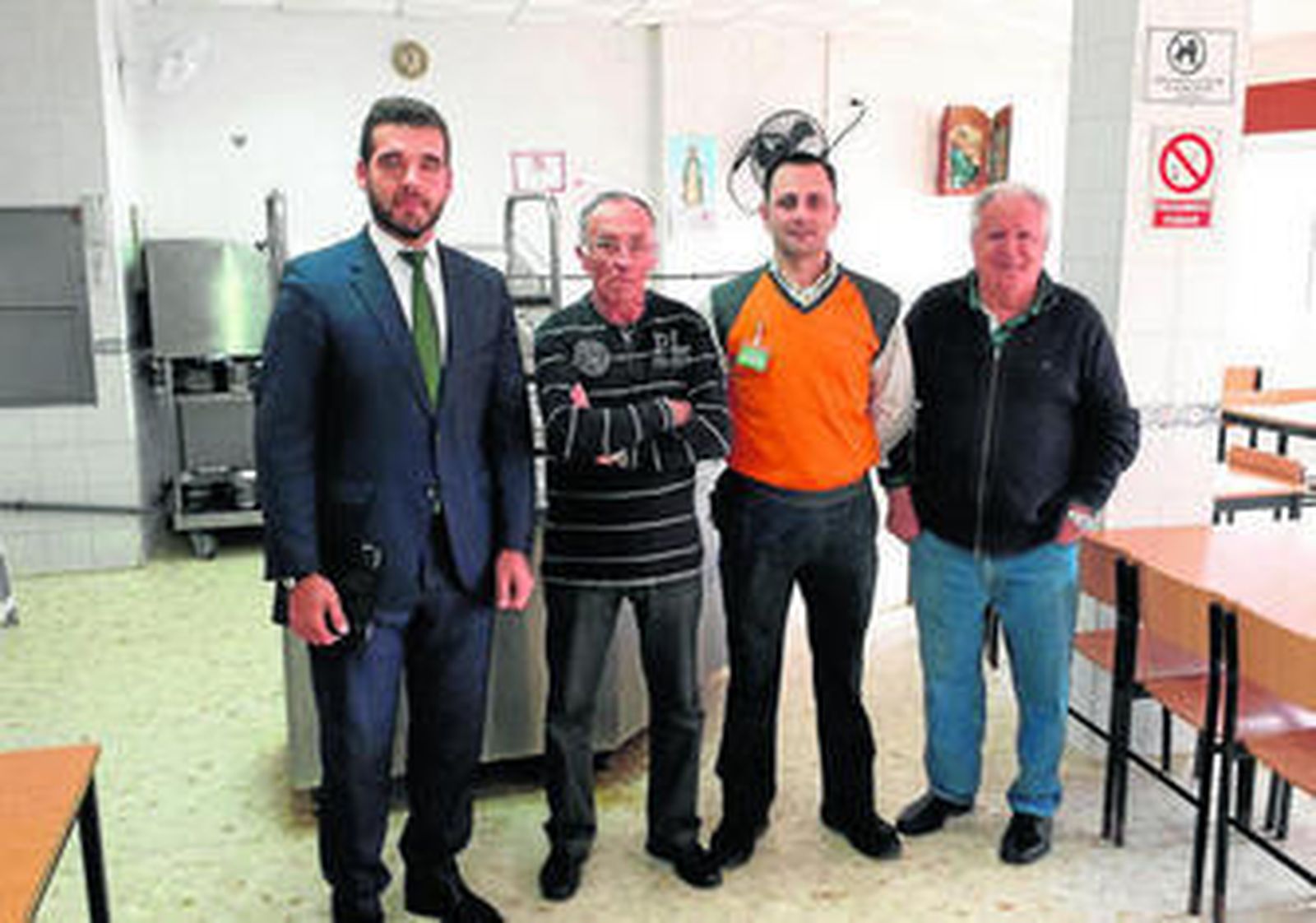 Imagen del inicio de la colaboración entre Mercadona y el comedor Padre Cruceyra.