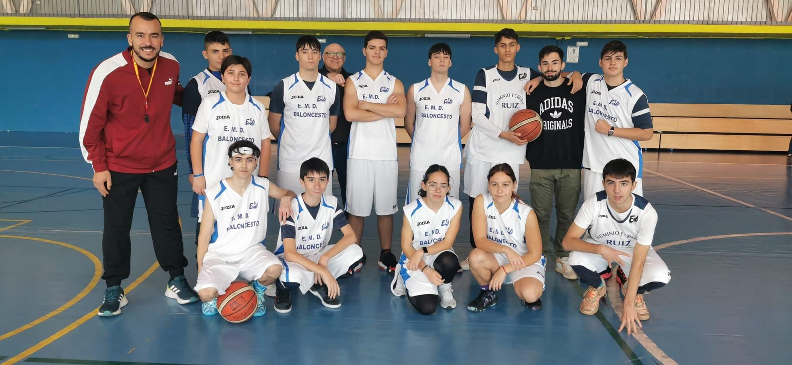 Equipo de baloncesto.