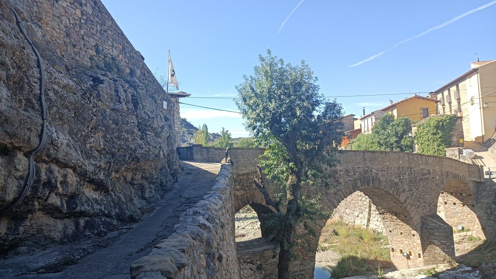 Puente románico de Serraduy