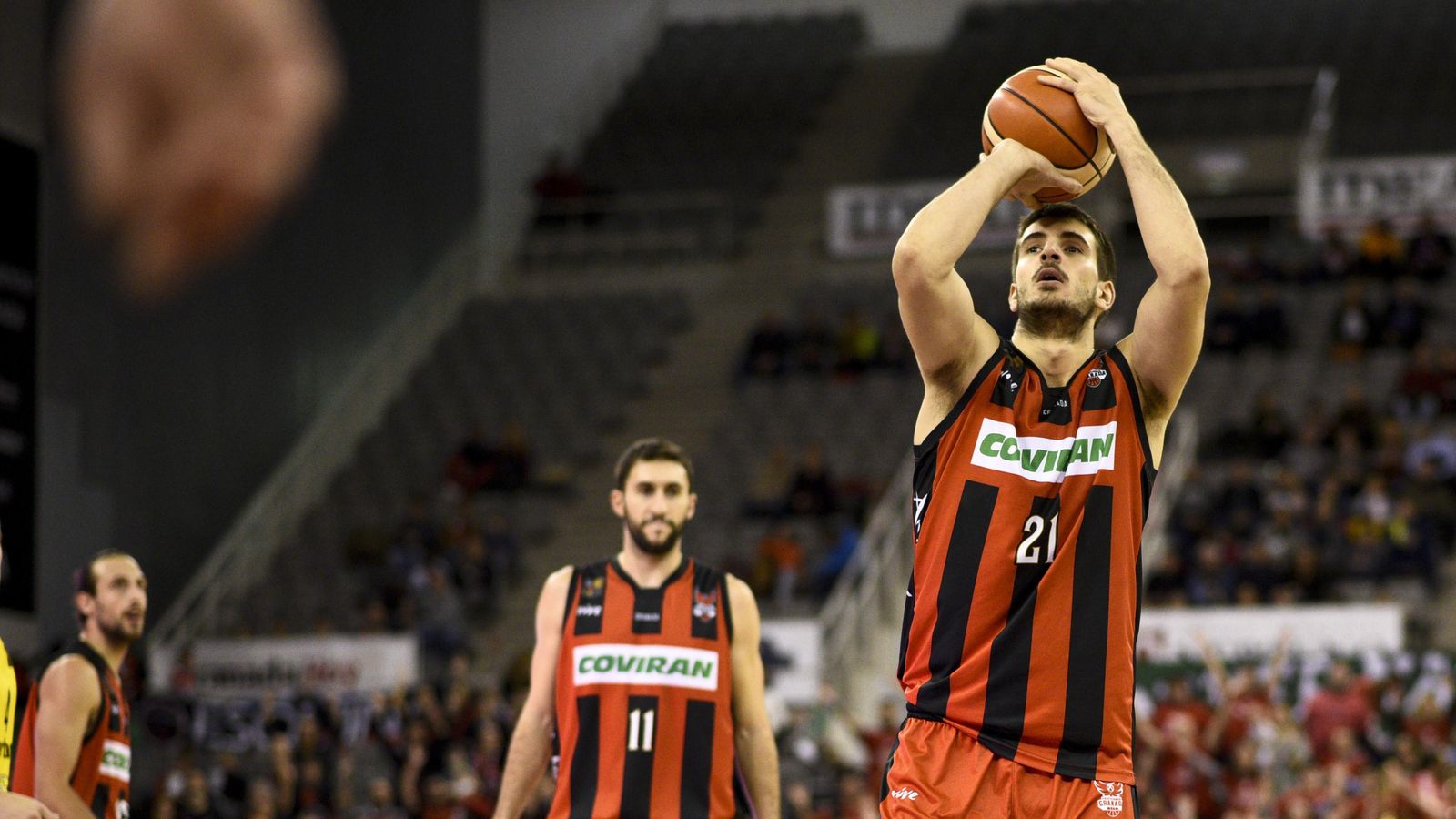 Iriarte se dispone a lanzar un tiro libre en un choque de la presente temporada. Iriarte se dispone a lanzar un tiro libre en un choque de la presente temporada.