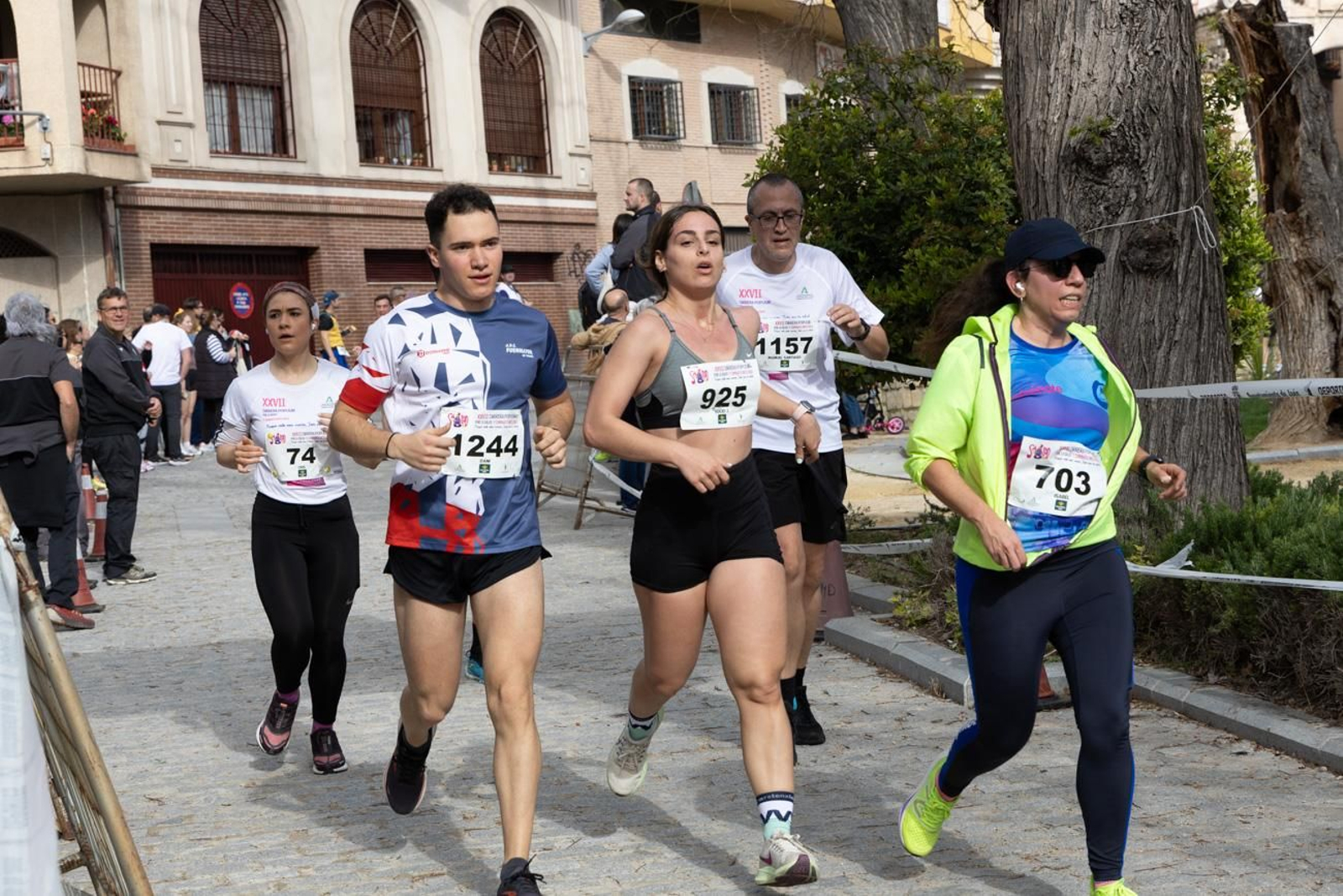 Más de 2.100 participantes corren  para promover la salud en Jaén, en imágenes (2)