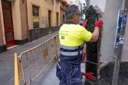 Las calles de Cádiz recuperarán los guardacantones de fundición tras ser restaurados