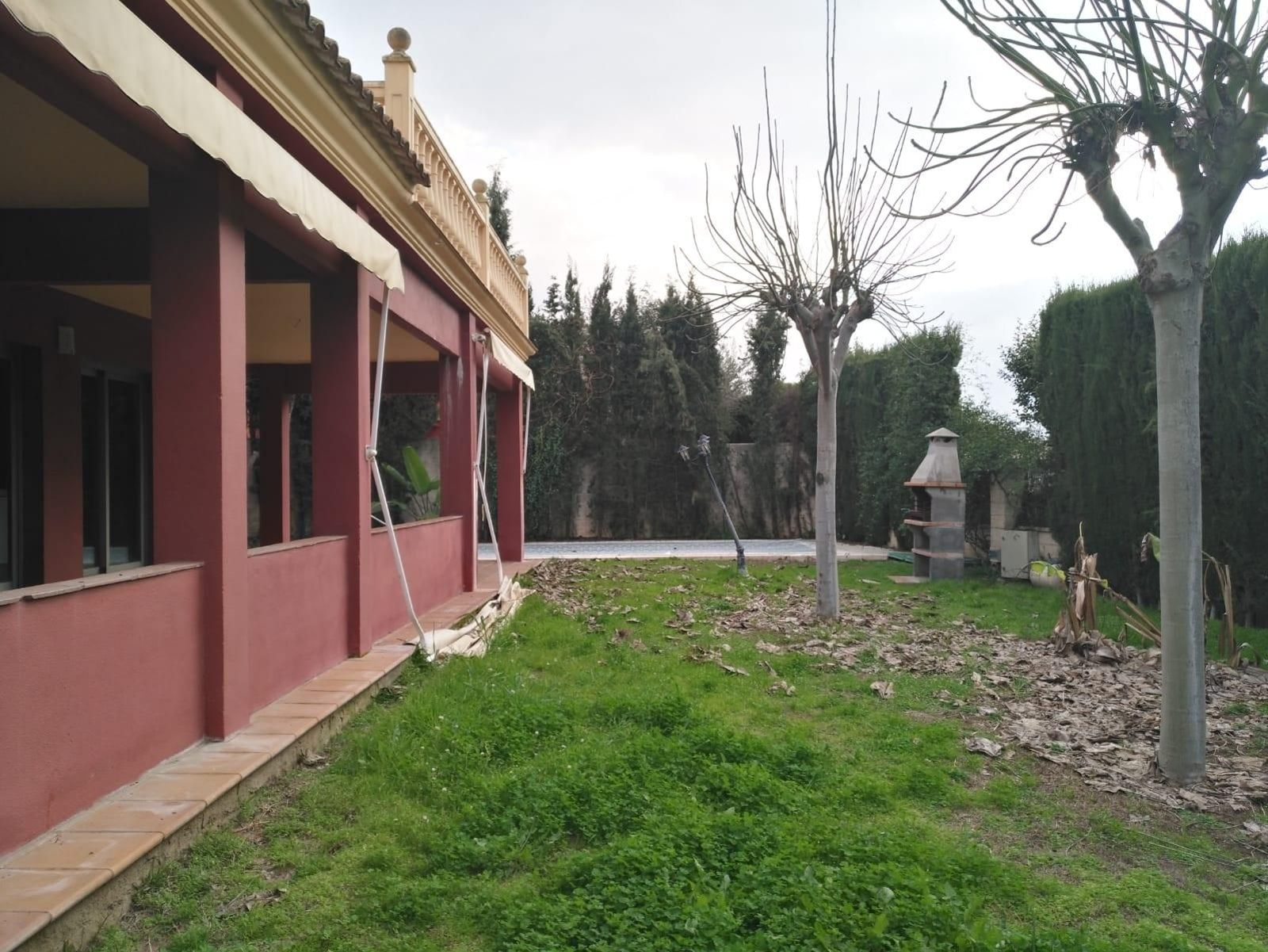 Jardín del chalé de Gines durante la ocupación.