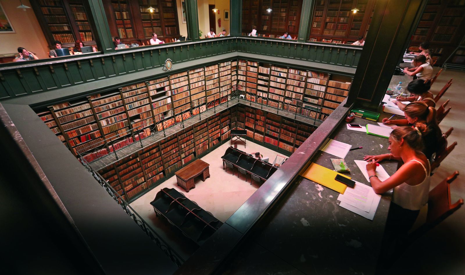 Interior de la Biblioteca Municipal.