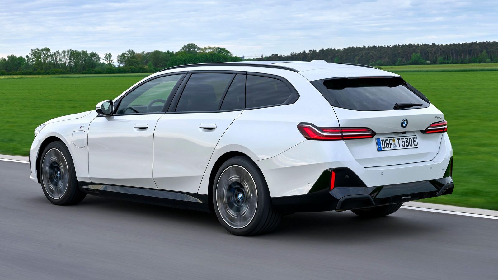 En este momento, la propuesta de motores para las dos carrocerías del Serie 5 difiere ligeramente. En el caso del Touring hay, por ejemplo, se carece de opciones de gasolina.