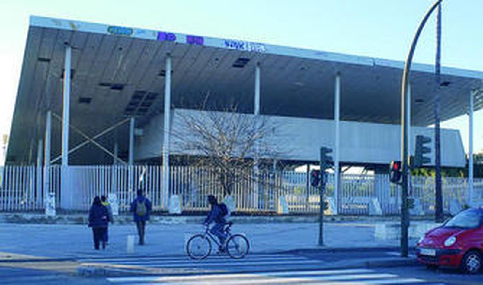 Estado actual de la terminal sur del Telecabina construido con motivo de la Expo 92 de Sevilla, totalmente abandonado.