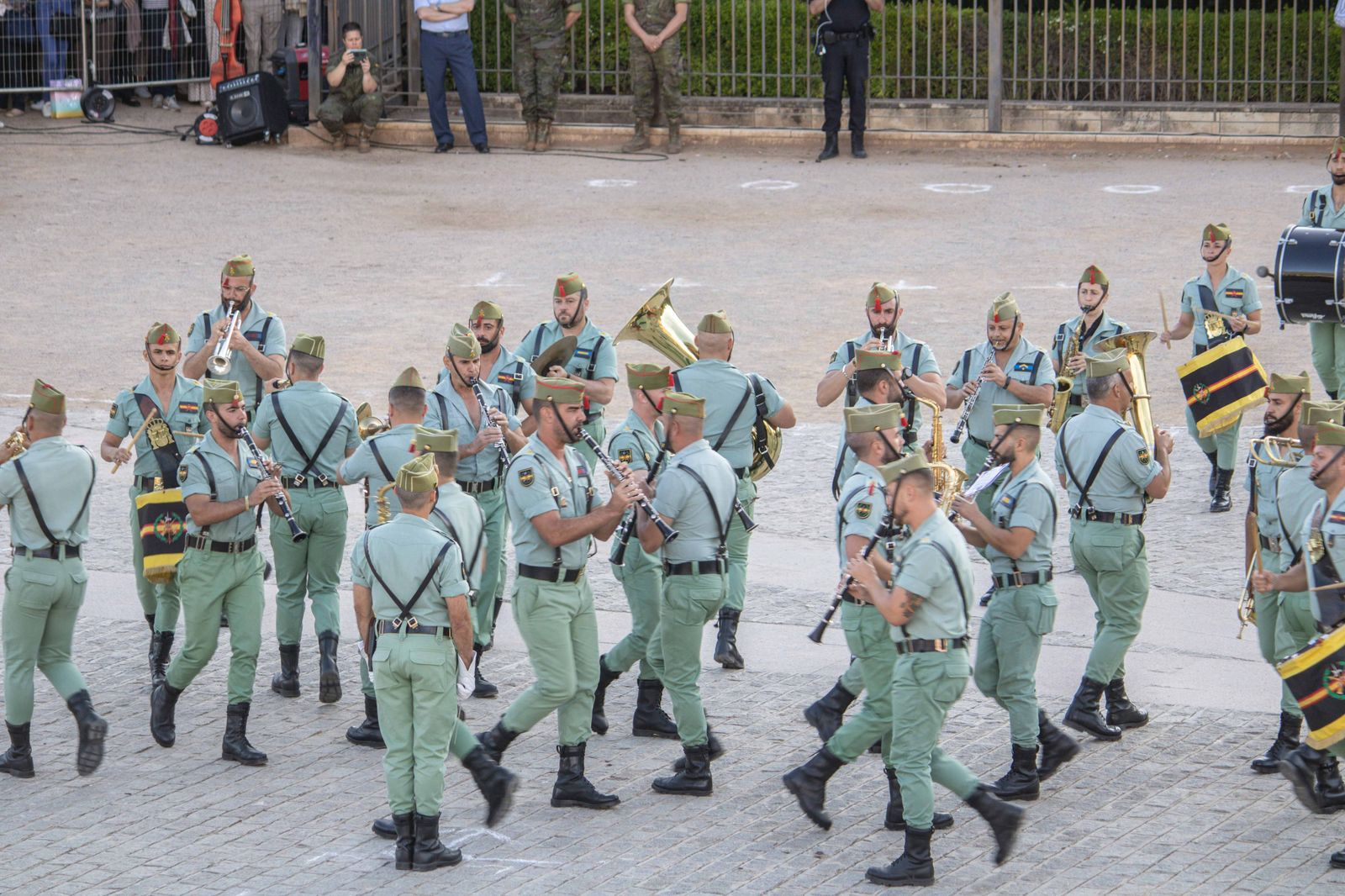 Las bandas de música se lucen antes del Día de las Fuerzas Armadas en Granada