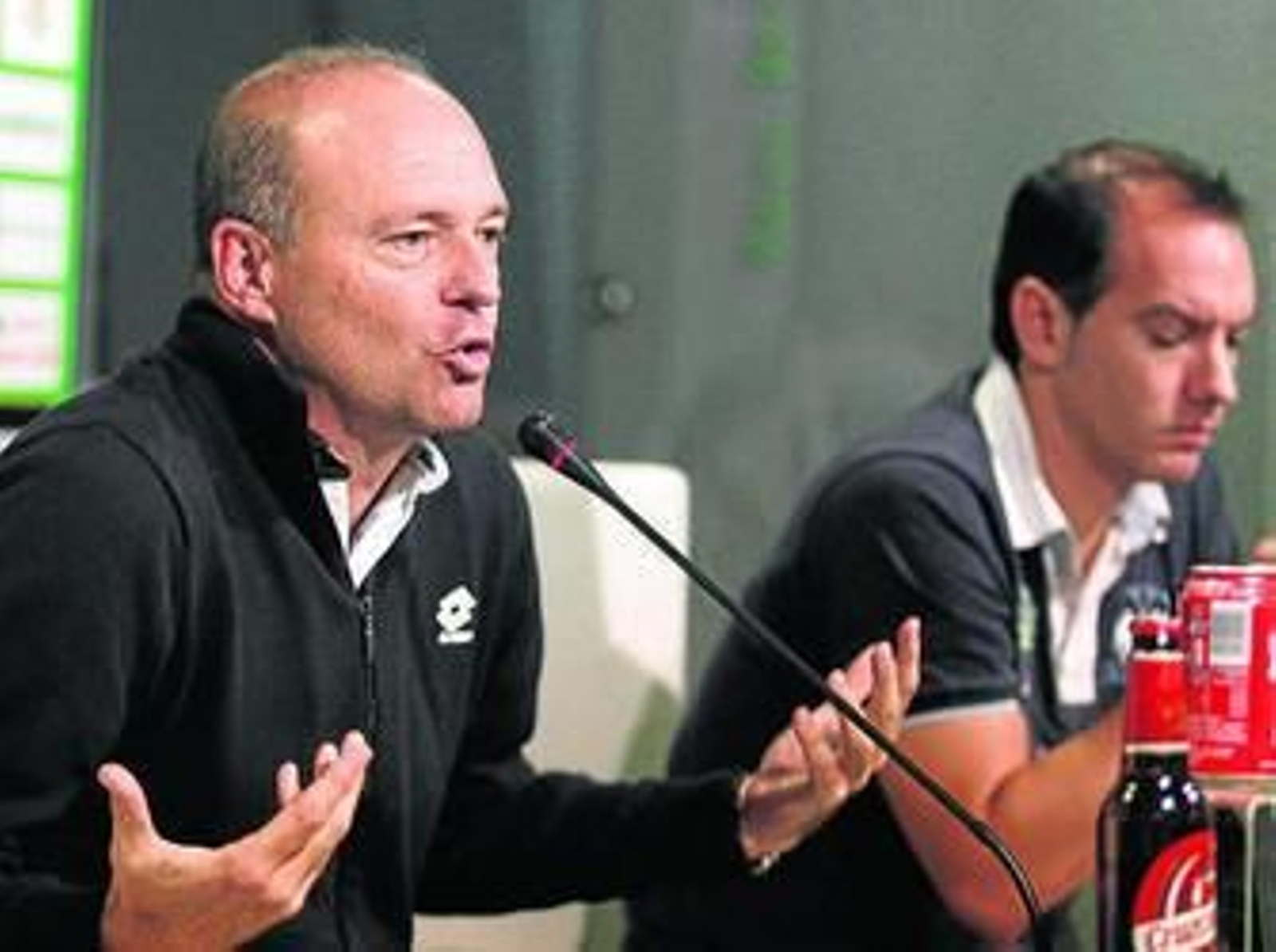 Mel, muy expresivo, como durante toda su rueda de prensa.