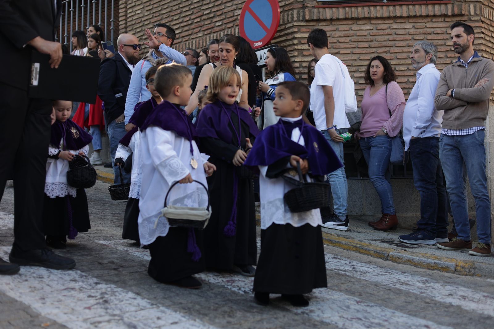 Imágenes de la Hermandad del Descendimiento en la Semana Santa de Huelva 2023