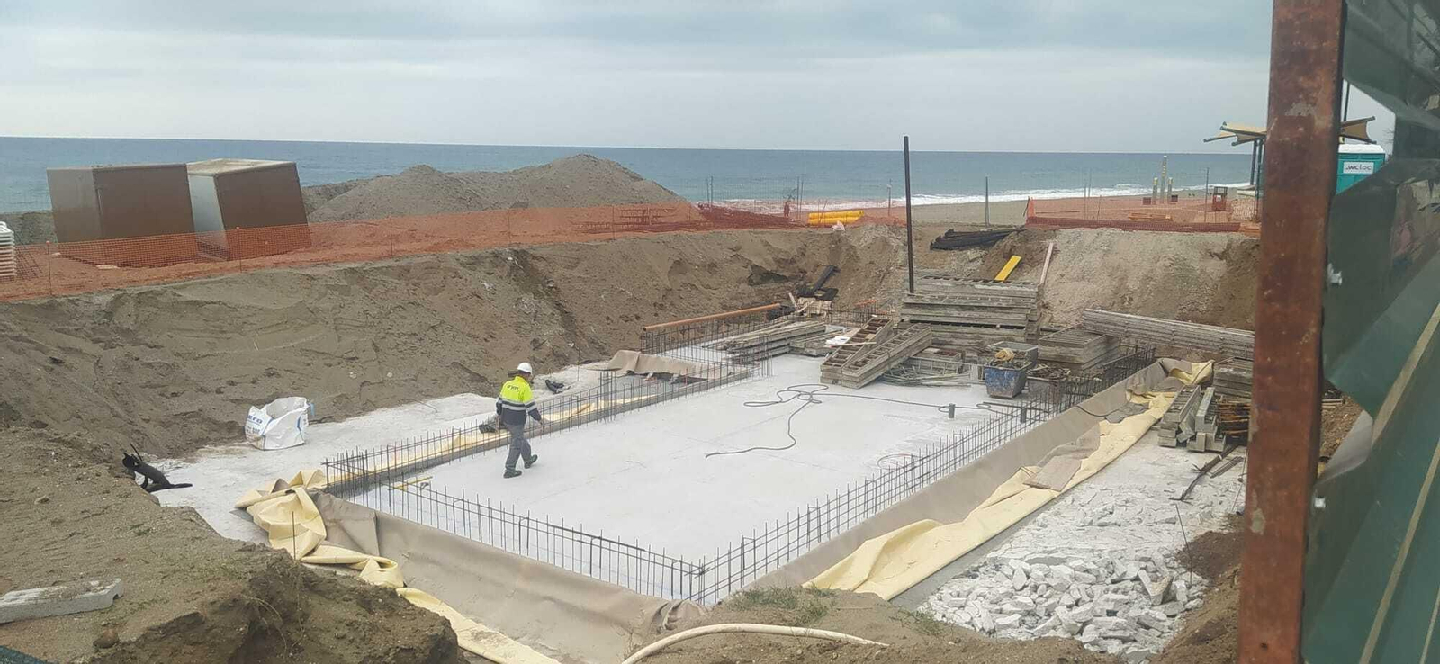Las obras del chiringuito Bikini beach de Fuengirola. Las obras del chiringuito Bikini beach de Fuengirola.
