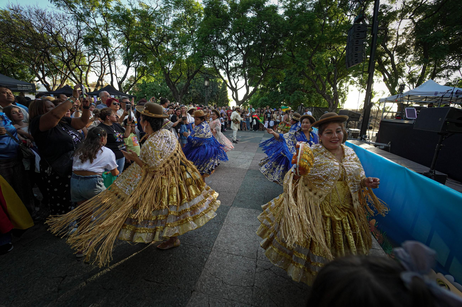 Imágenes de la fiesta Alma Hispana y la Noche Azul y Blanca en Jerez