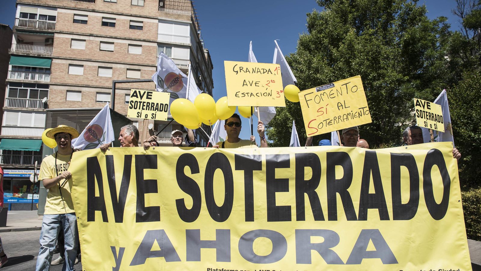 Exigen el soterramiento del AVE en su entrada a Granada y la Variante sur de Loja